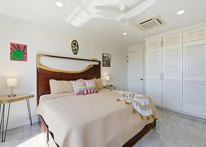 Penthouse, Private Patio, Bbq Grill & Club Apartment *